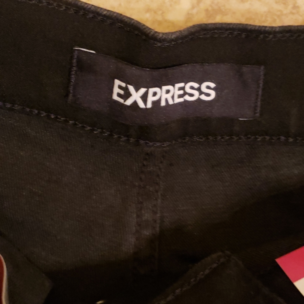 Express - Picture 3 of 4